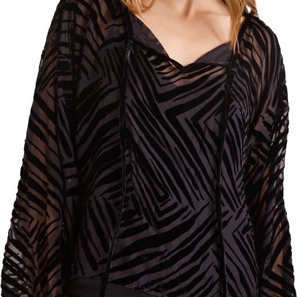 Bella Dahl Burnout Velvet Split Neck Top NWT